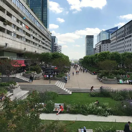 Chezclervie City, Close To Paris La Defense U Arena *