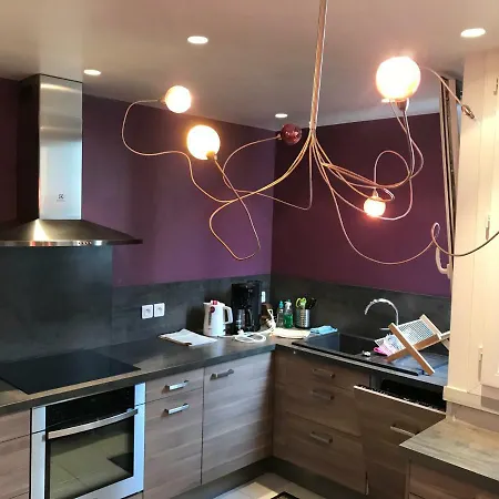 Chezclervie City, Close To Paris La Defense U Arena *